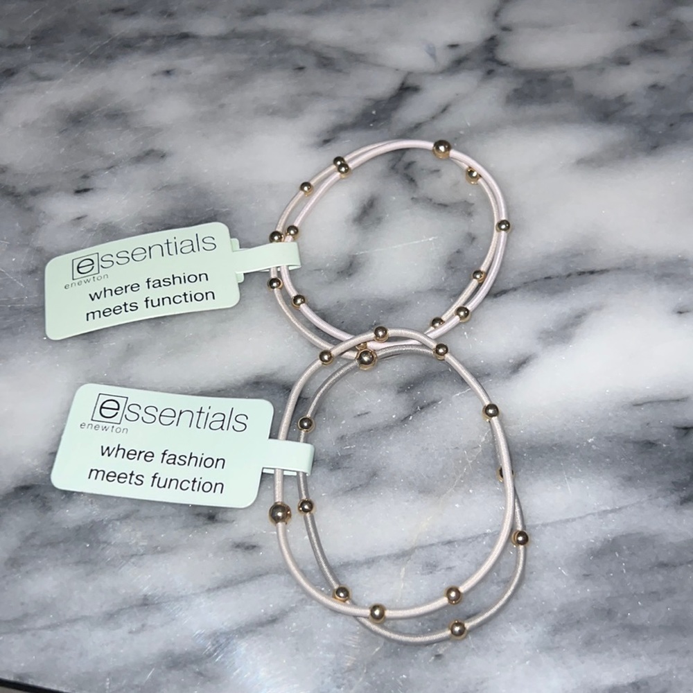 Essentials bracelet/hairtie